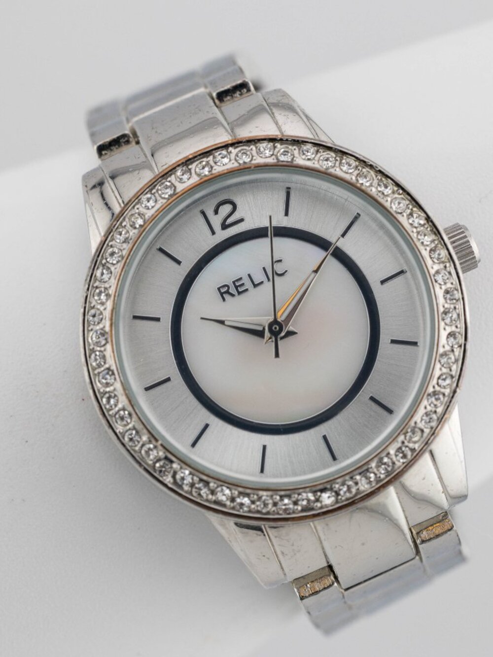 Relic ZRT11002 Crystal Bezel Quartz Analog Women's Watch New Battery